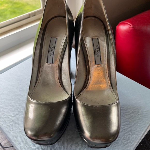 PRADA gunmental pumps - never worn - NIB - Picture 4 of 9